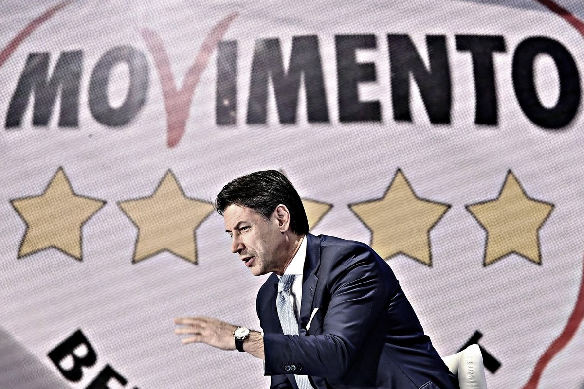Il green pass spacca il M5s. Tensione tra Conte e la fronda che vuole abolirlo