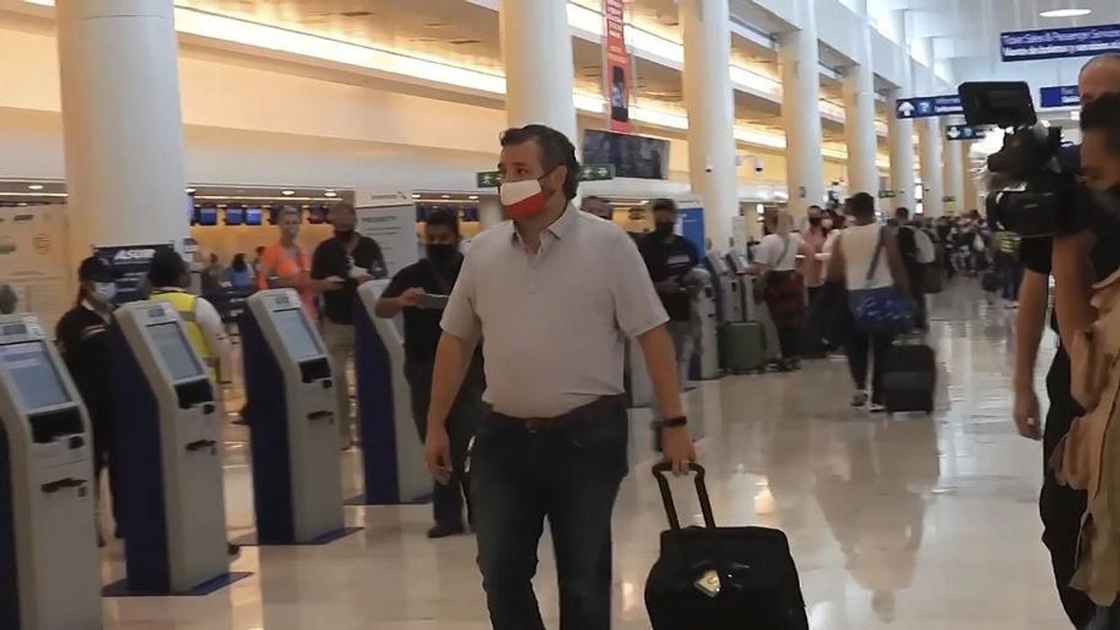Ted Cruz Leads GOP Senators In Defending Violent Airline Passengers From Sanctions