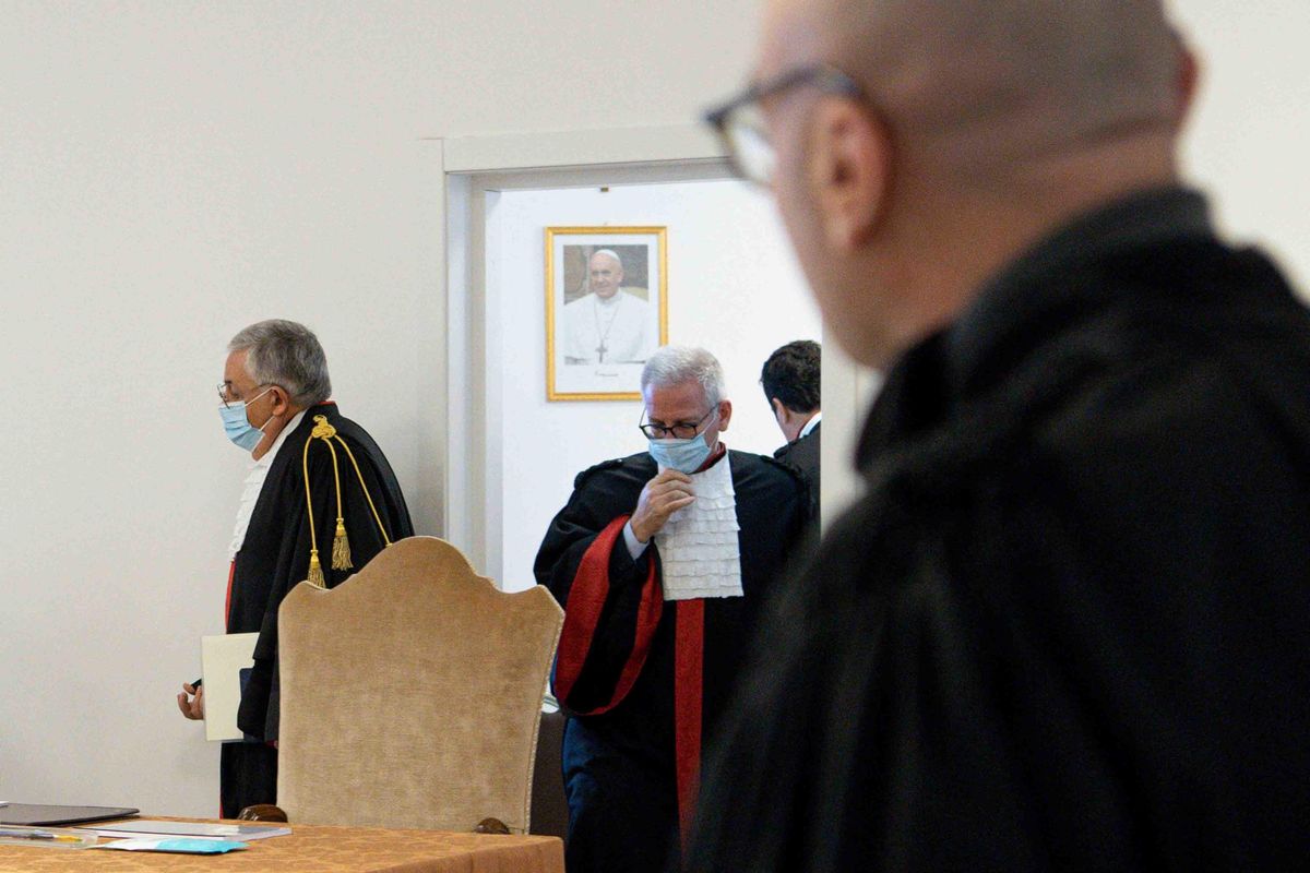 Giustizia in crisi per il potere dei pm, non per le «porte girevoli» in politica