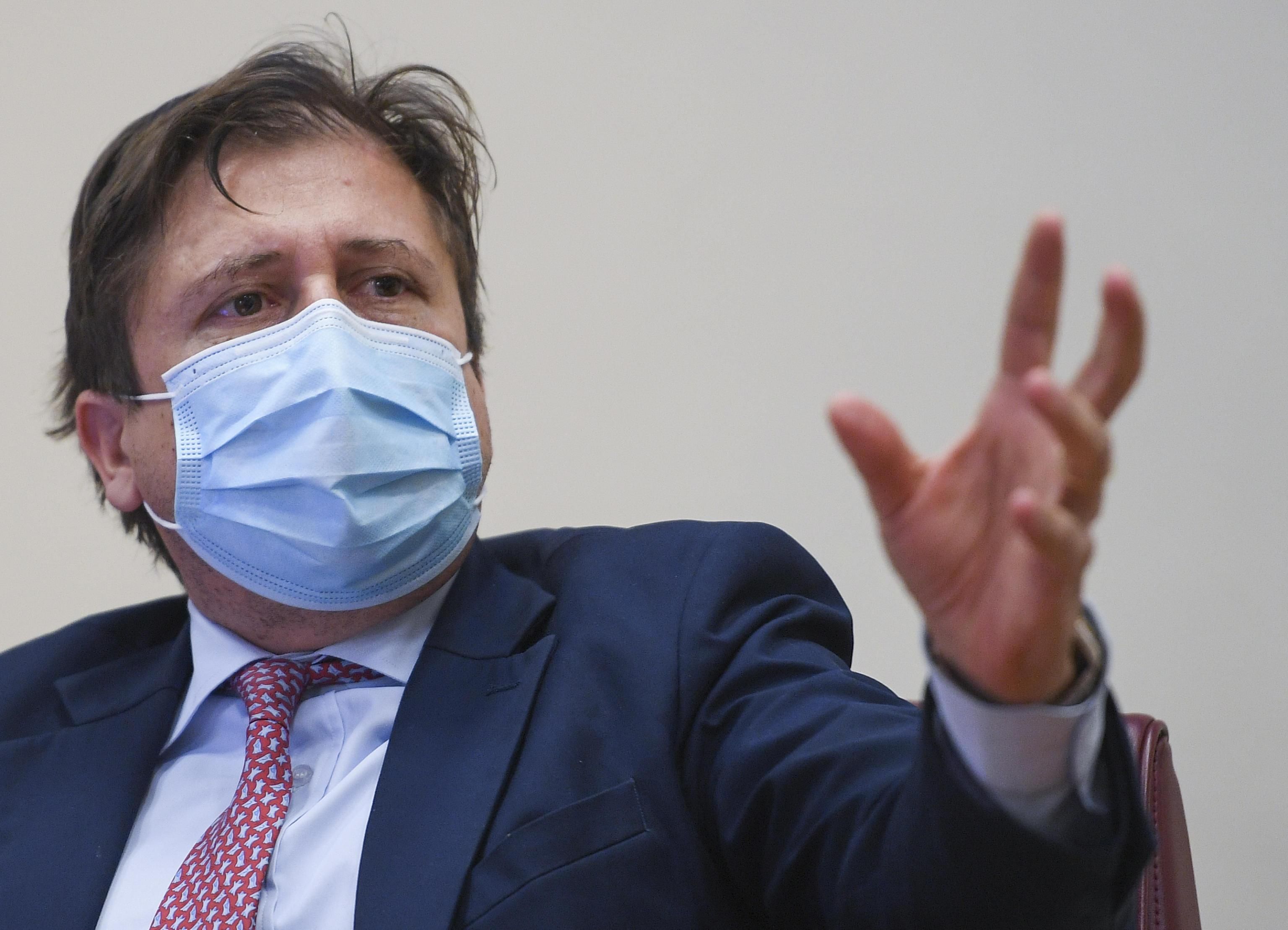 Ospedali nei guai: lasciati a casa migliaia di dipendenti immunizzati