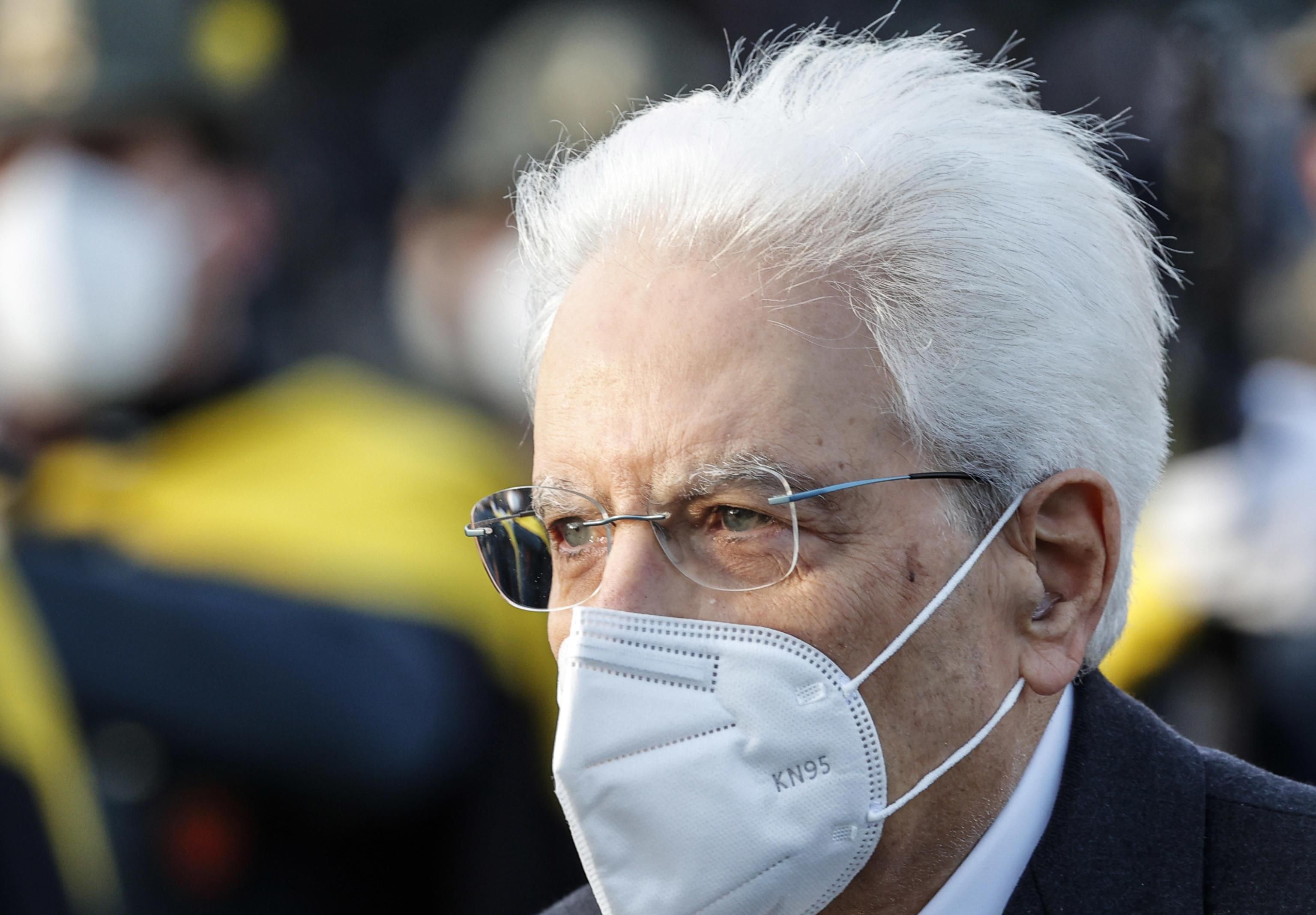 I medici tornano commoventi eroi ma senza punturina non lavorano