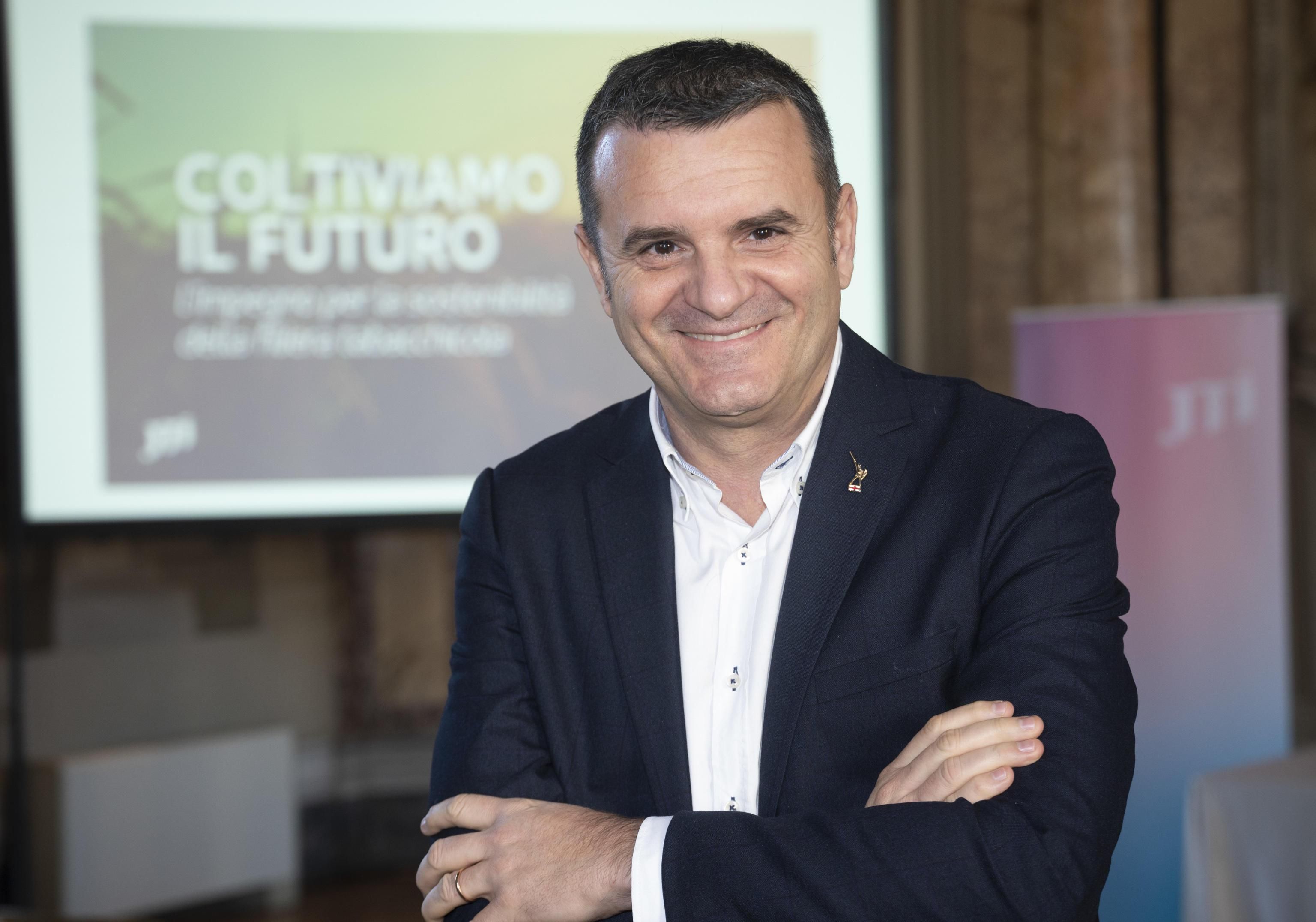 Gian Marco Centinaio: «L’Europa parla tanto di ambiente, ma rovina la nostra agricoltura»