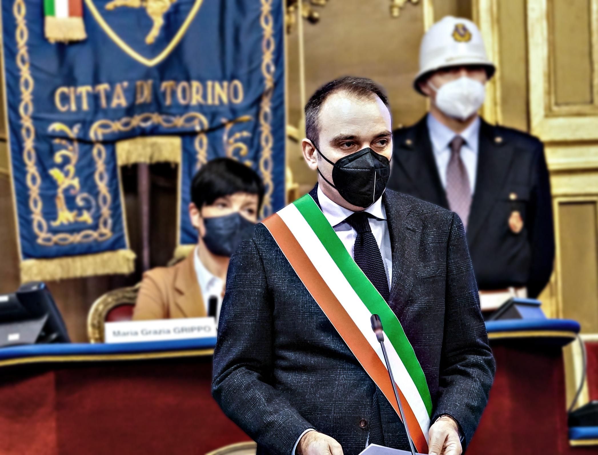 Asse dei sindaci dem per alzare le tasse. E Franco fa da sponda