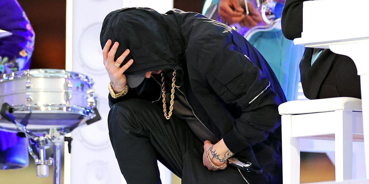 Eminem Kneels During Super Bowl Halftime Show