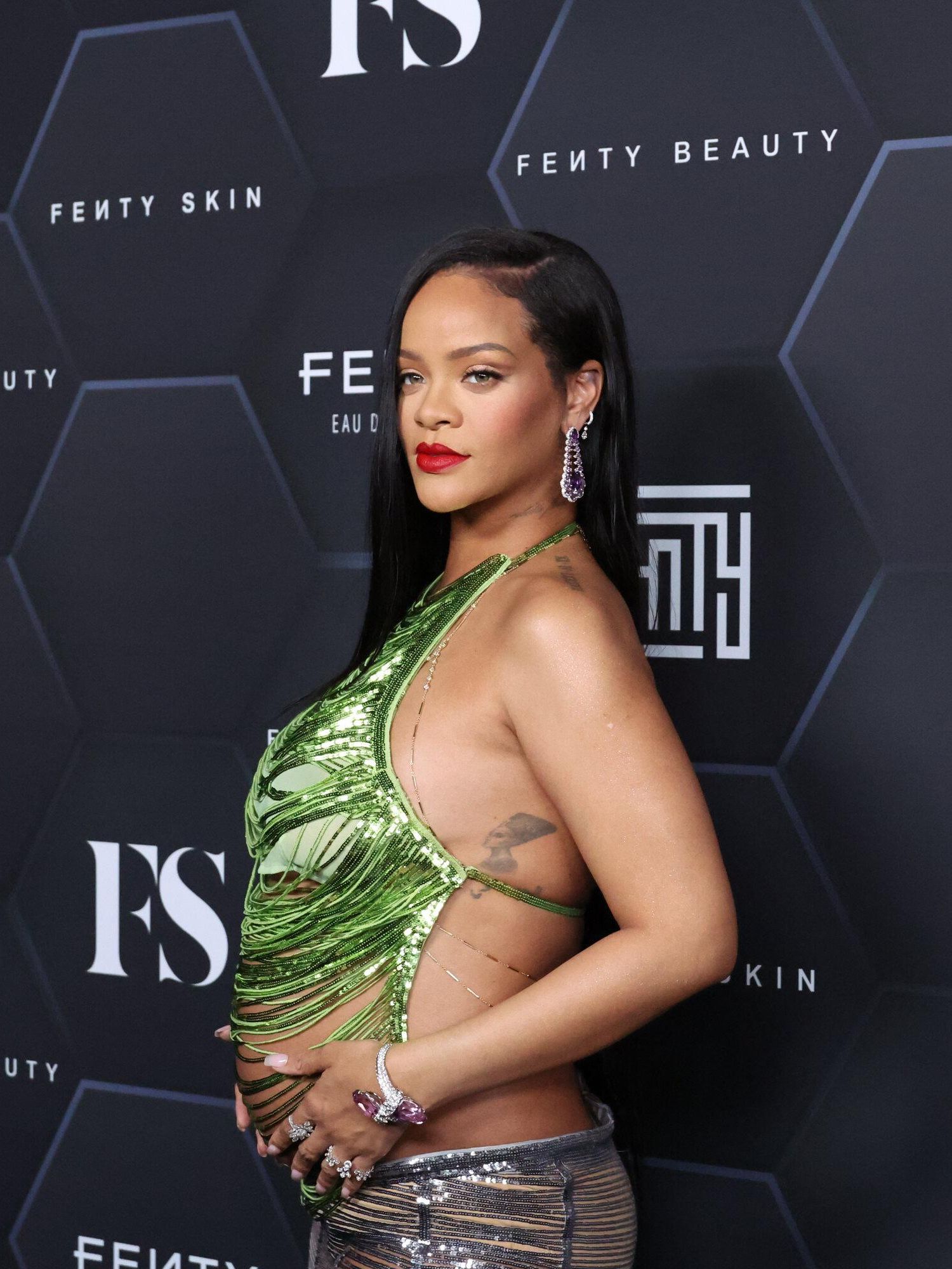 Rihanna puts her Fenty fashion house on hold - Marketplace