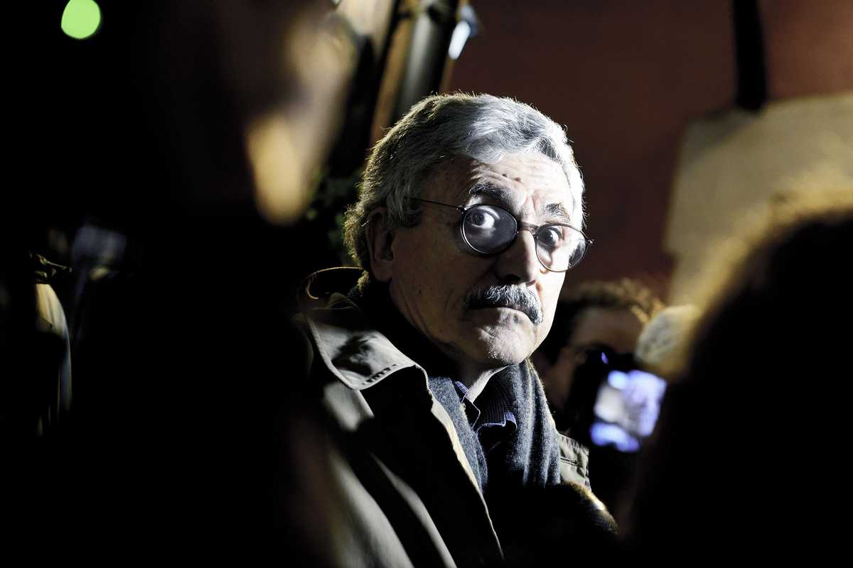 Ora D’Alema si butta sulle armi: «Ci sono 80 milioni da spartire»