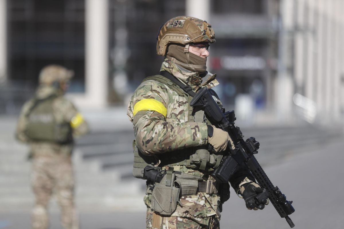 Arsenali e mercenari. Se va male a Kiev, si rischia un nuovo collasso come in Siria