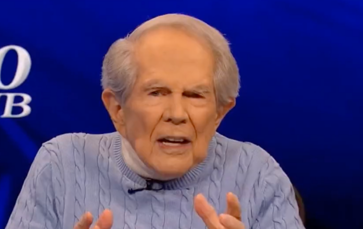 Pat Robertson Claims Vladimir Putin Is 'Compelled by God' to Attack Ukraine in Unhinged Rant