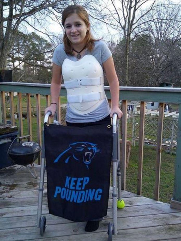 High schooler makes her back brace cool with some steampunk flair - Upworthy