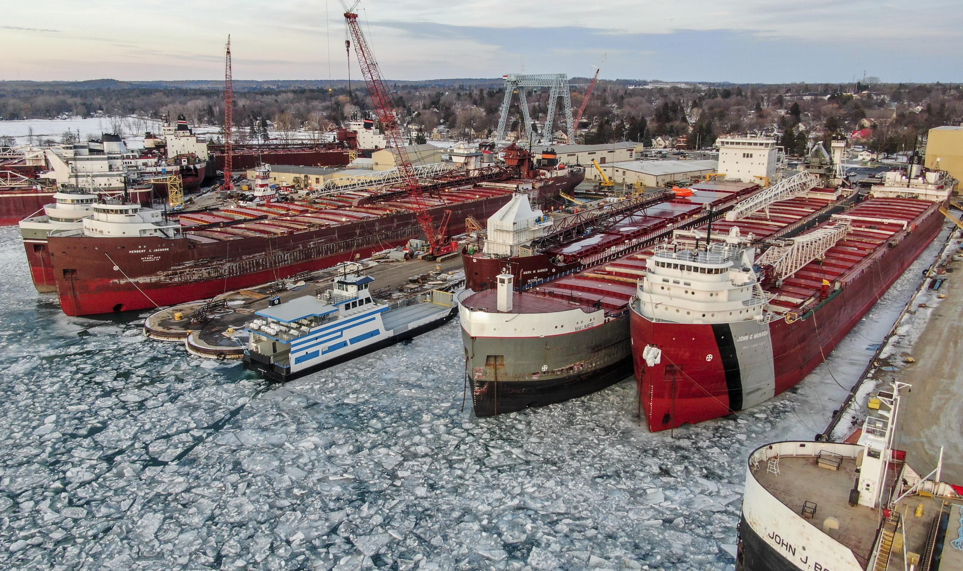 Energia, porti e radar: che passione per il business