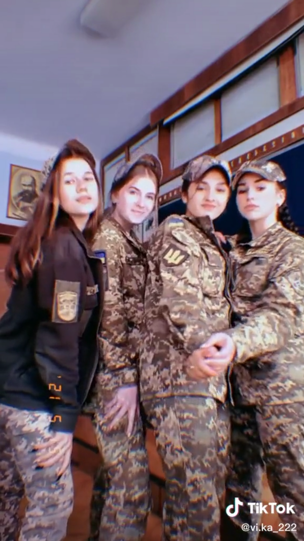 female ukraine soldiers