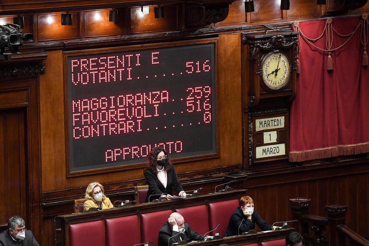 La Costituzione è stata stropicciata pure sugli aiuti letali agli aggrediti