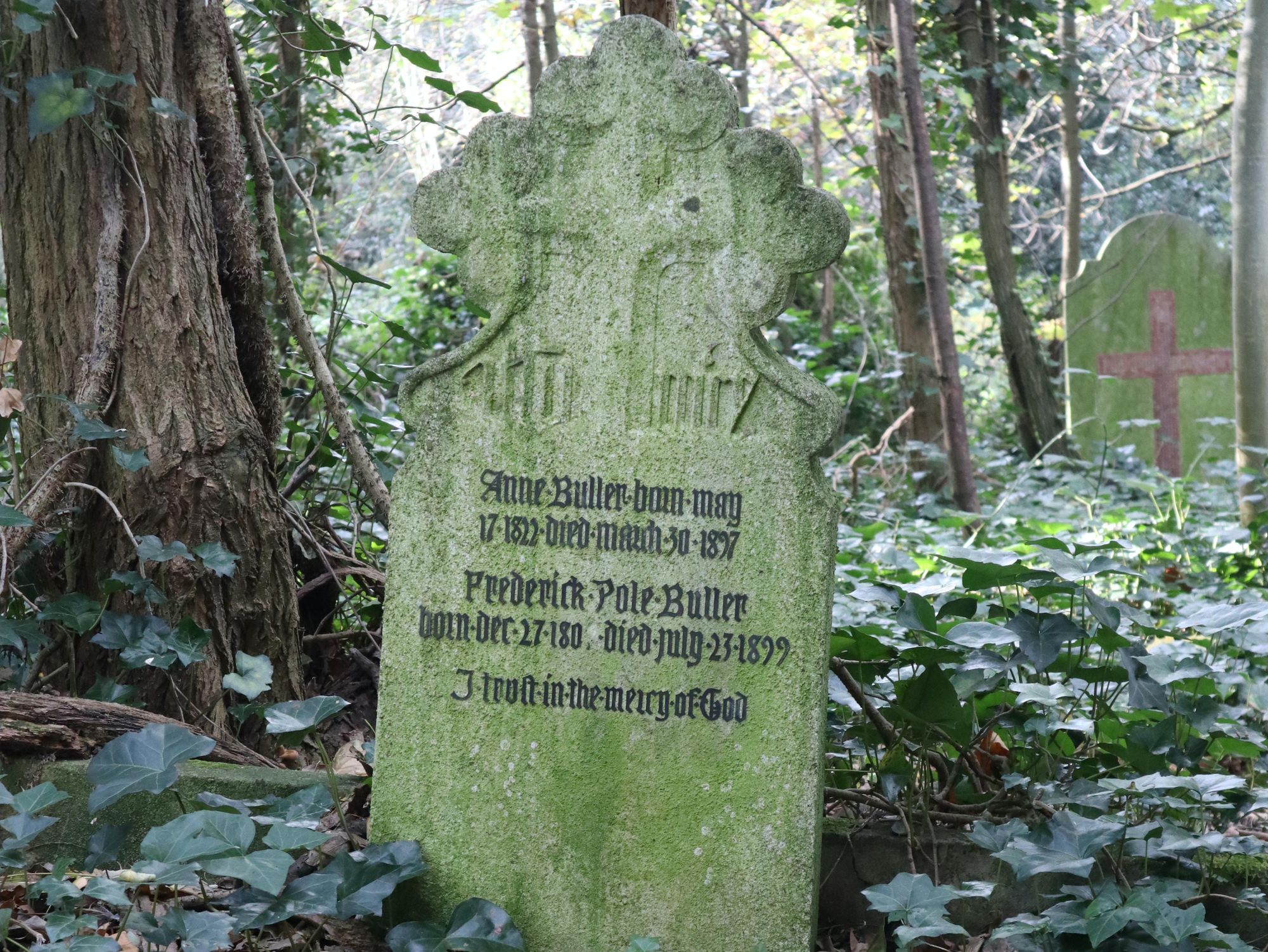 People Share What Inscription They Want On Their Tombstone