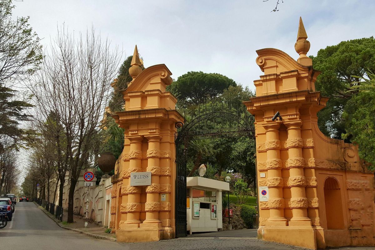 È un «russofilo»: la Luiss scarica il suo prof