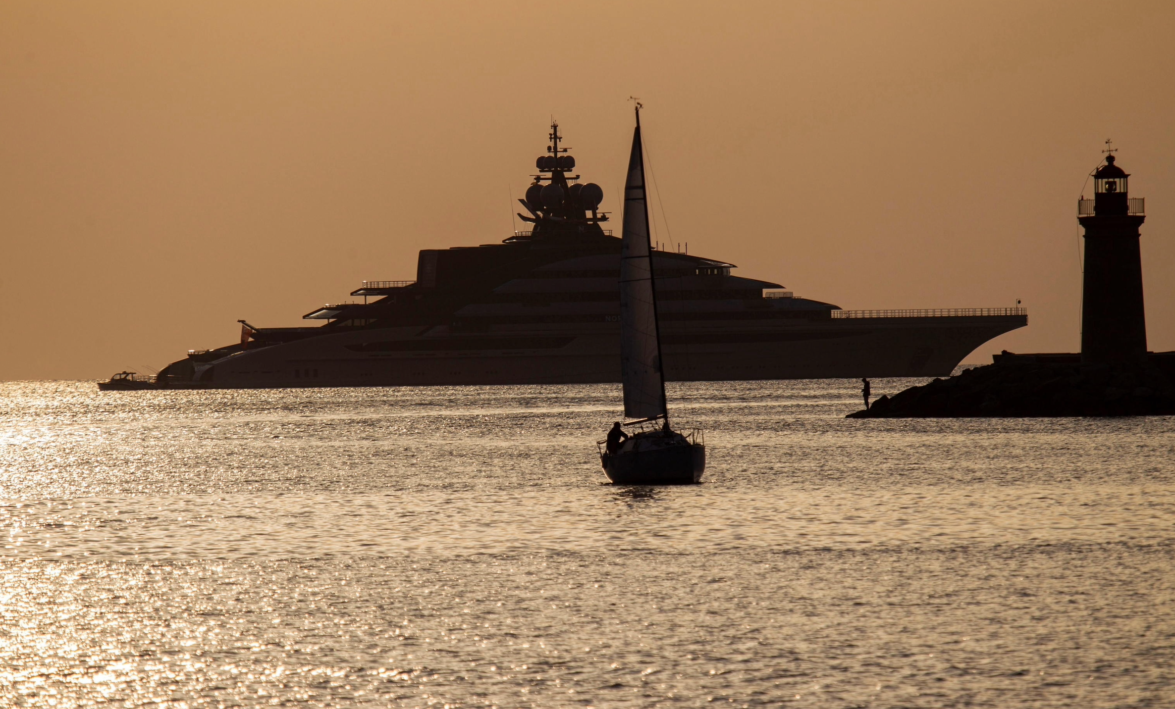 Lo Stato paga per gli yacht degli oligarchi