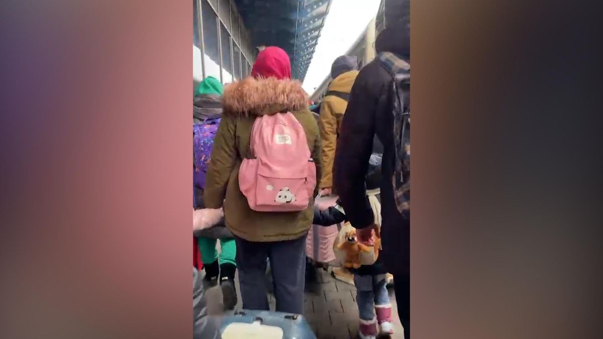 Reportage da Kiev. La stazione presa d'assalto per fuggire dalle bombe