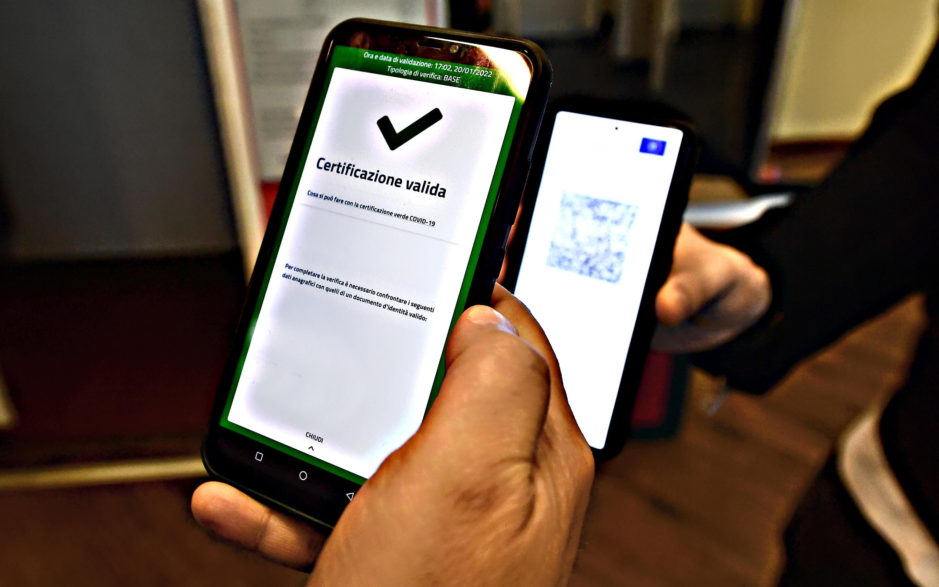 C’è la prova: lo scopo è il green pass eterno