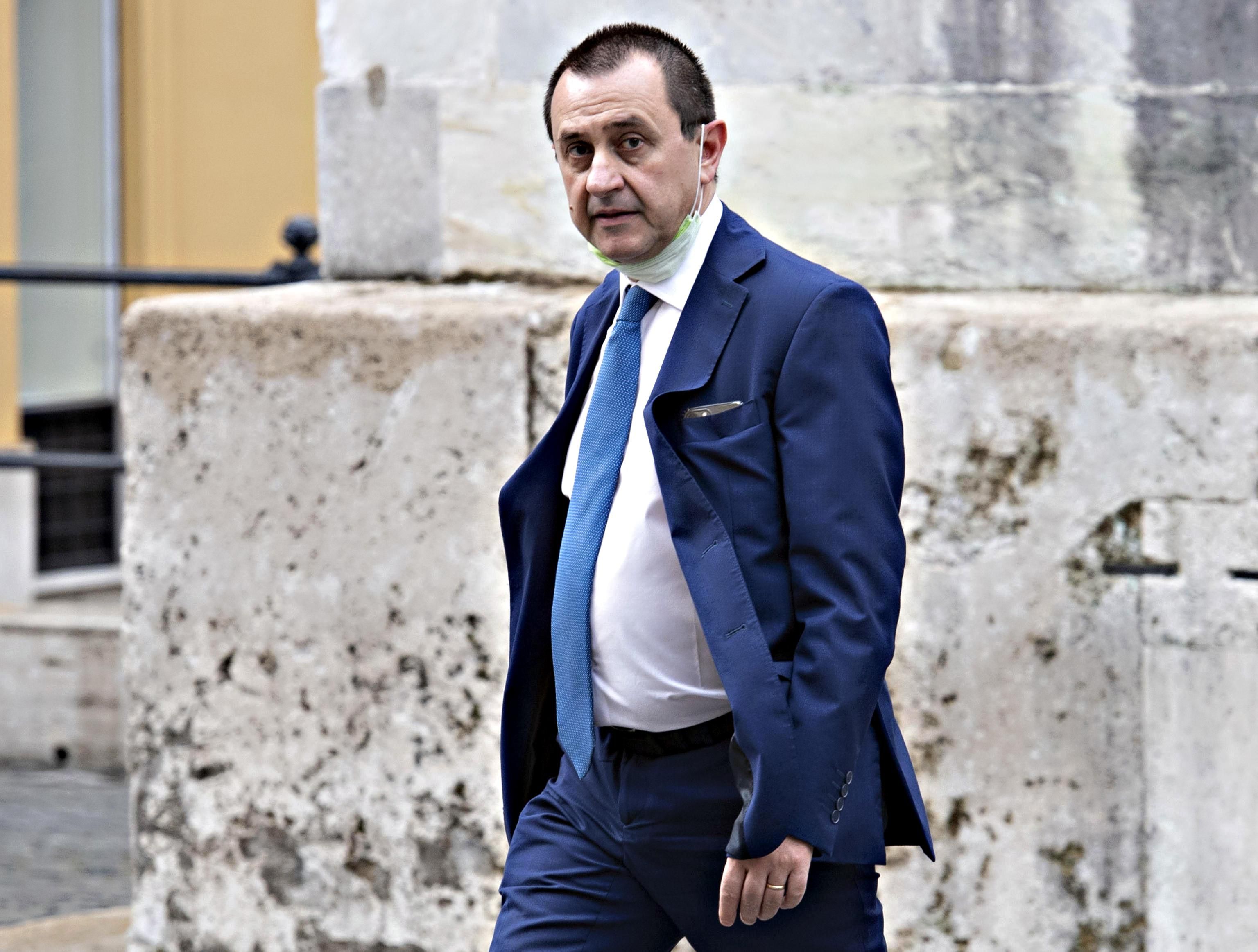 «Emendamento a favore della Bat». Strali ex M5s sul renziano Rosato