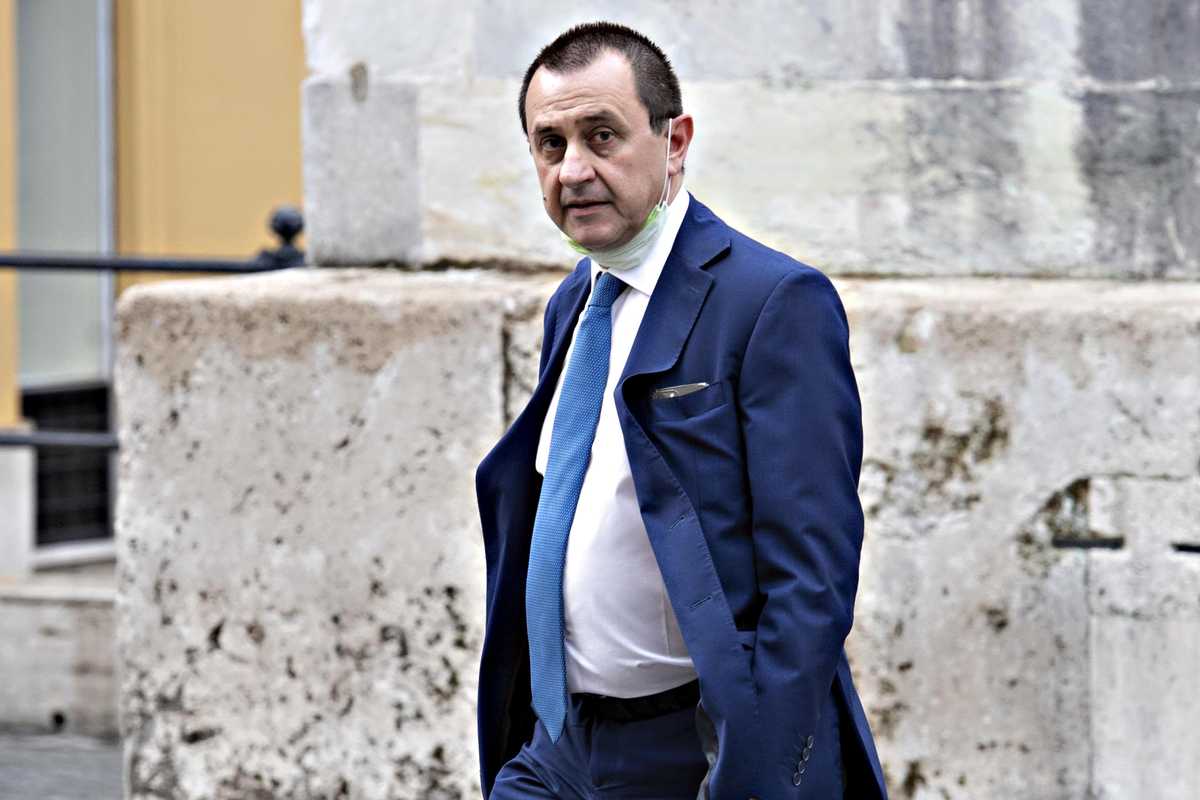 «Emendamento a favore della Bat». Strali ex M5s sul renziano Rosato