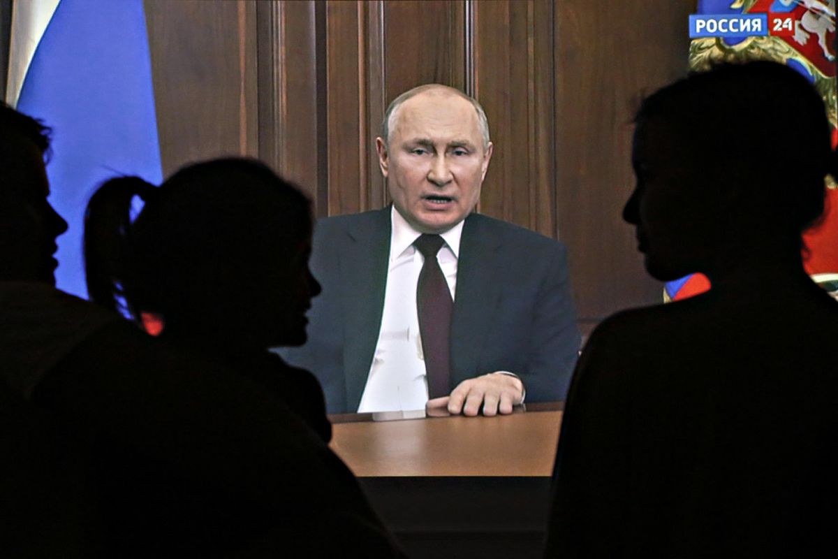 Putin non si ferma e sfida l’Occidente: «Riconosco il Donbass indipendente»