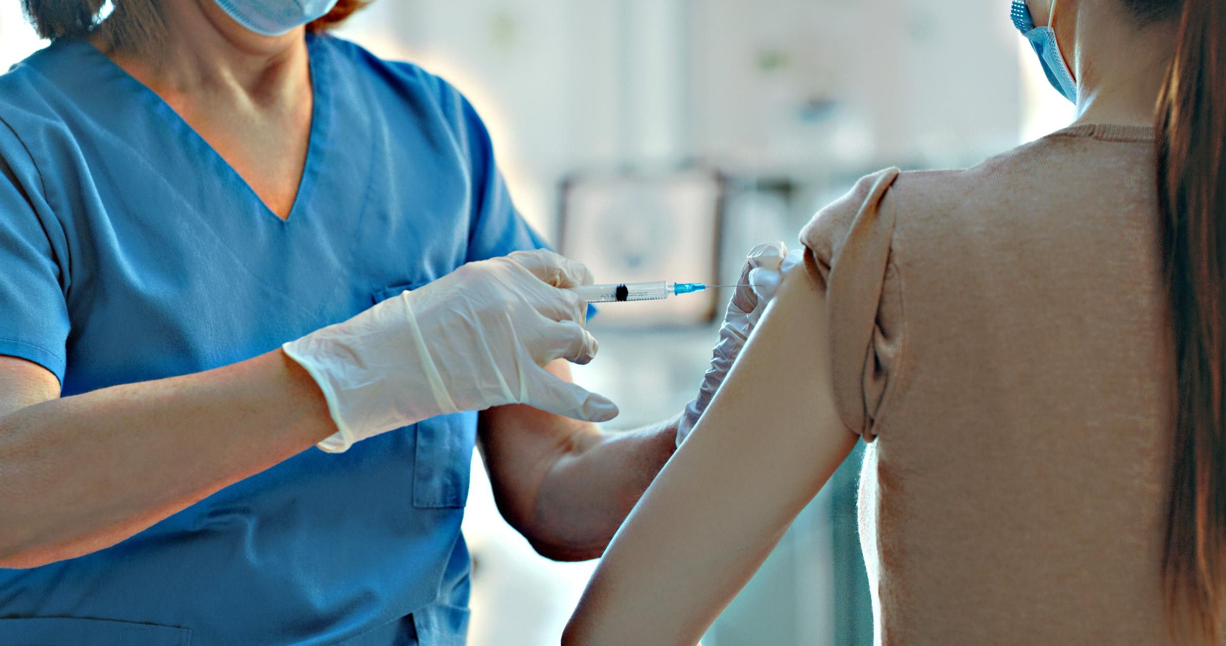 «Mia figlia si è uccisa dopo la seconda dose: gli effetti avversi erano insopportabili»