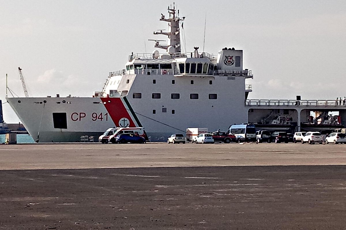 Un altro maxisbarco mentre la Lamorgese fa solo chiacchiere