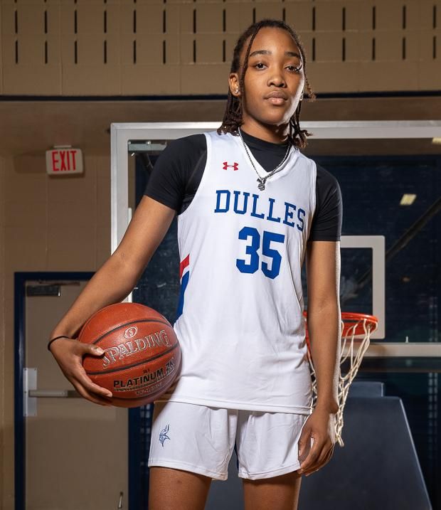 Overton leads Dulles to 1st regional semifinal since ’09