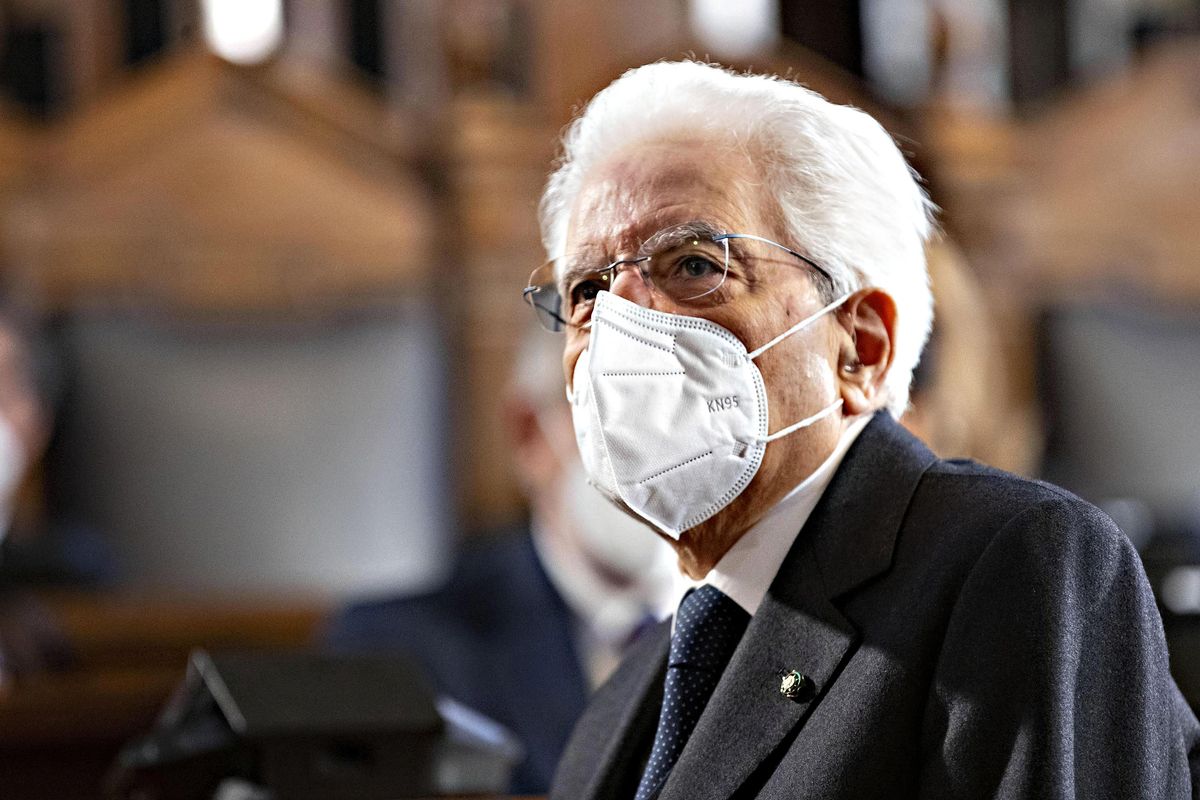 Mattarella dà le chiavi del consiglio della Difesa al Pd