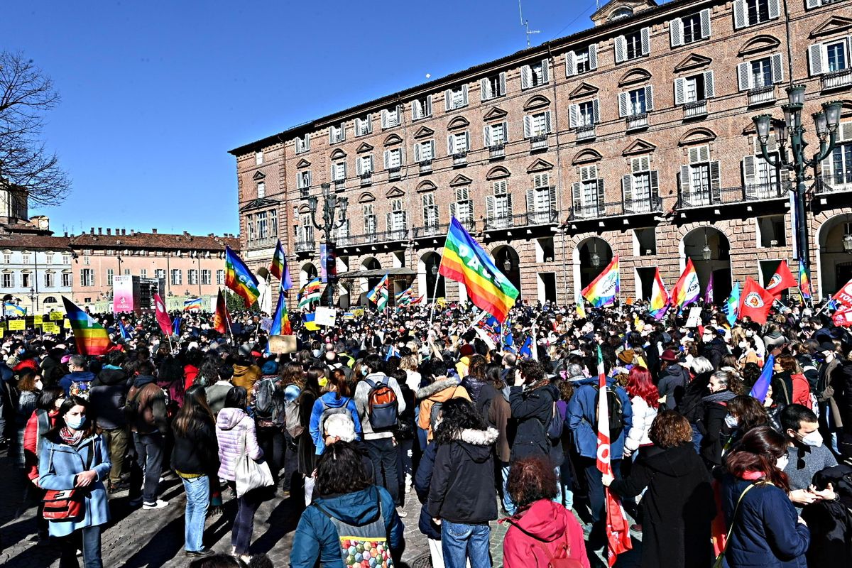Il Pd vuole le «bombe democratiche» ma sulla Russia esplode la sinistra