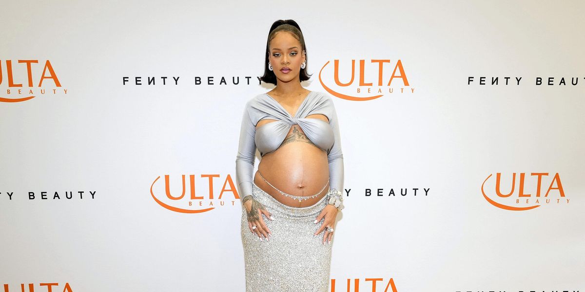 Rihanna stars on Vogue May 2022 cover, opens up about redefining pregnancy  style - Good Morning America