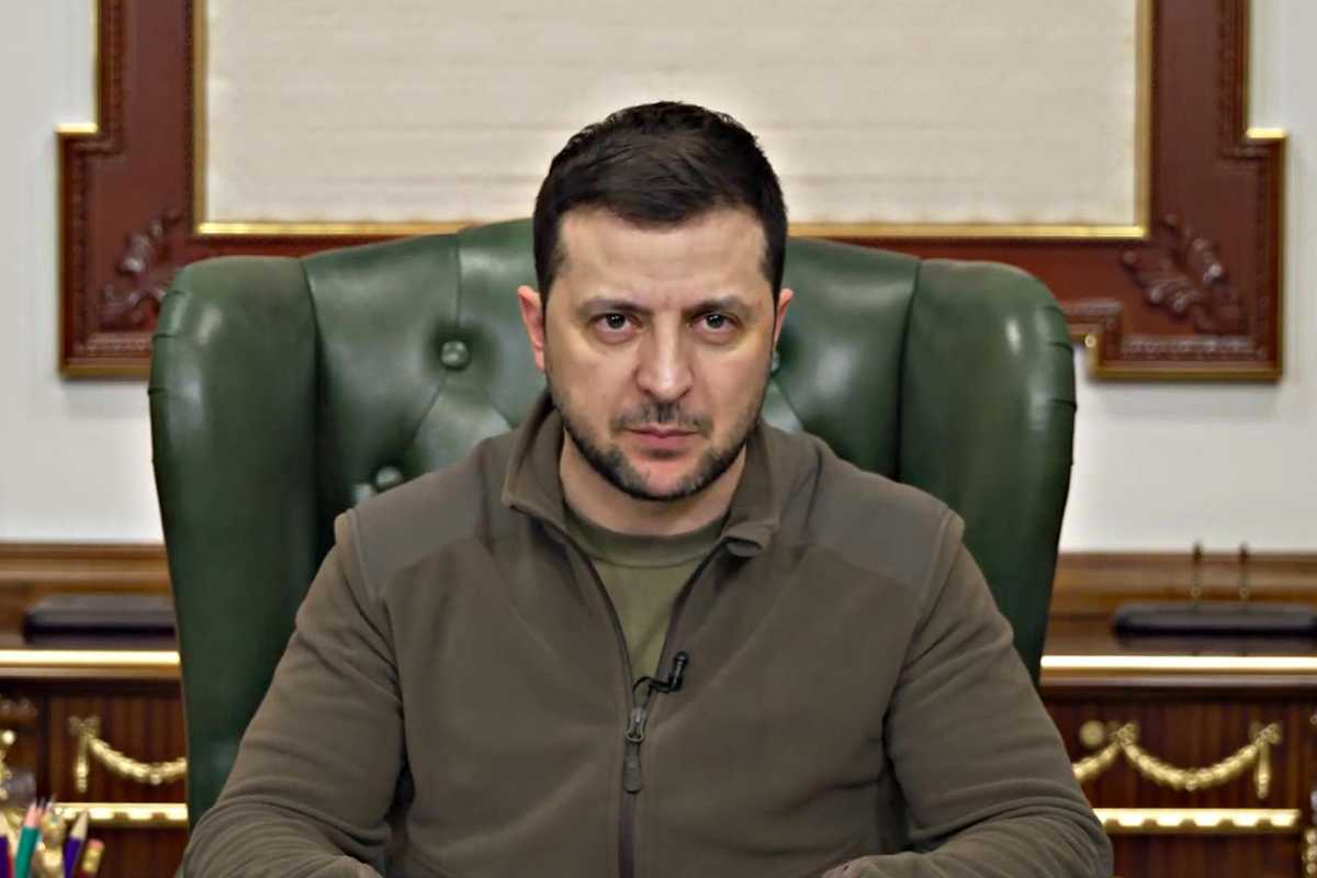 La svolta di Zelensky: «Per noi niente Nato»