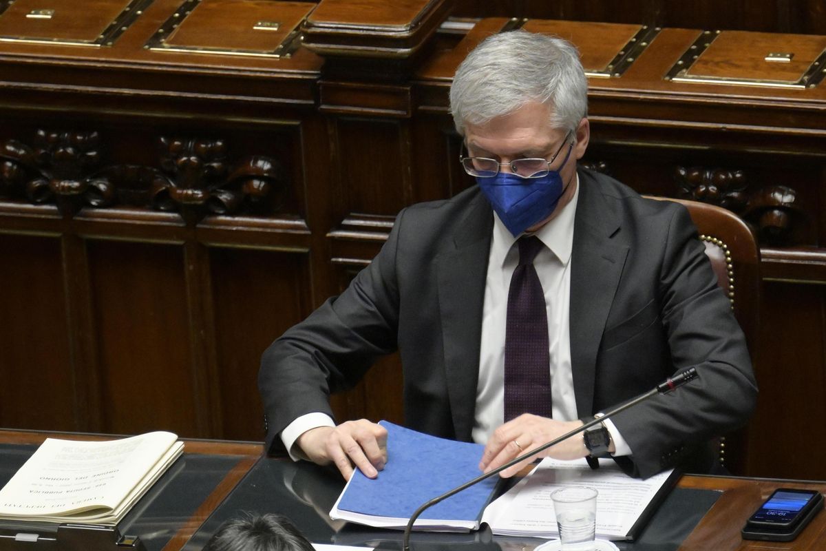Dal miliardo di tasse incassate in più arriva lo sconto farsa sulla benzina