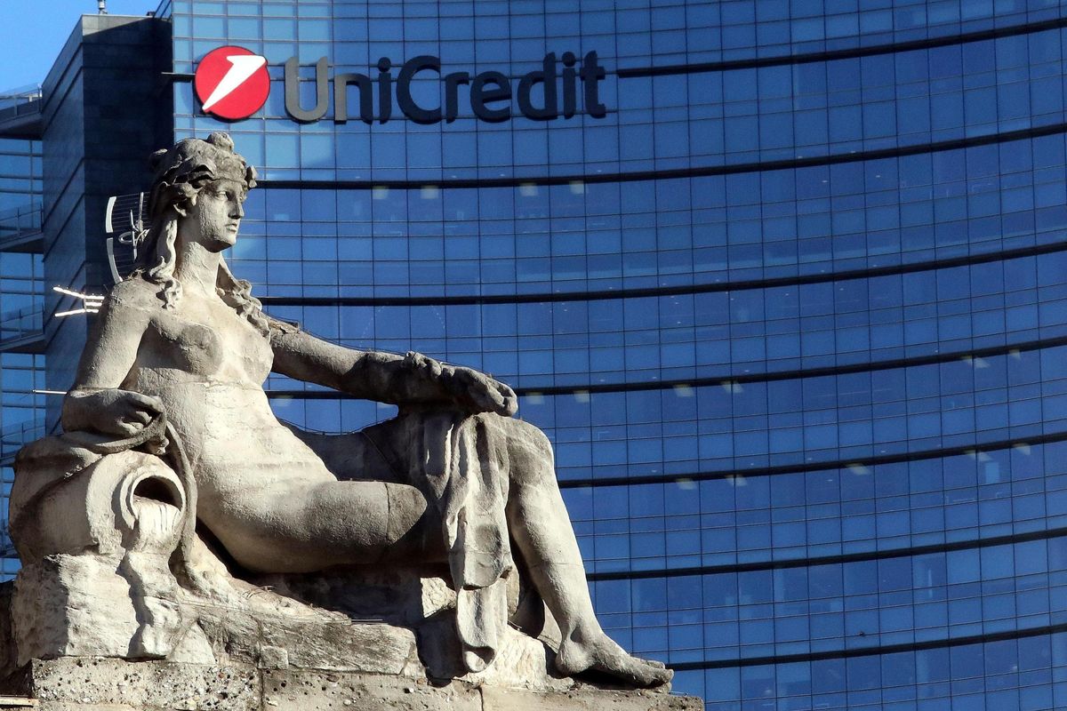 Unicredit studia la ritirata da Mosca. Generali attende per l’ultimo addio