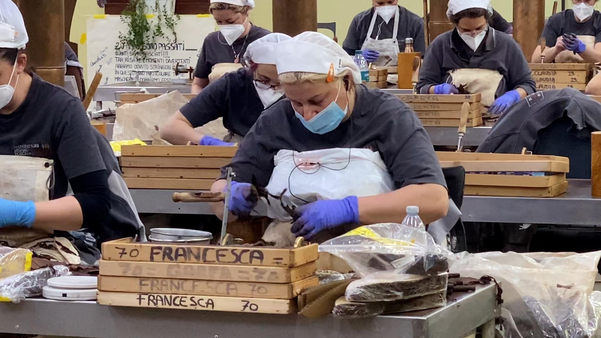 La tradizione delle sigaraie sopravvive a Lucca nel segno del made in Italy