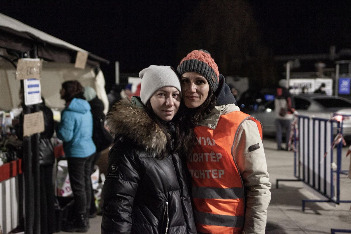 With war on their doorstep, Romanians are rushing to help their Ukrainian neighbors