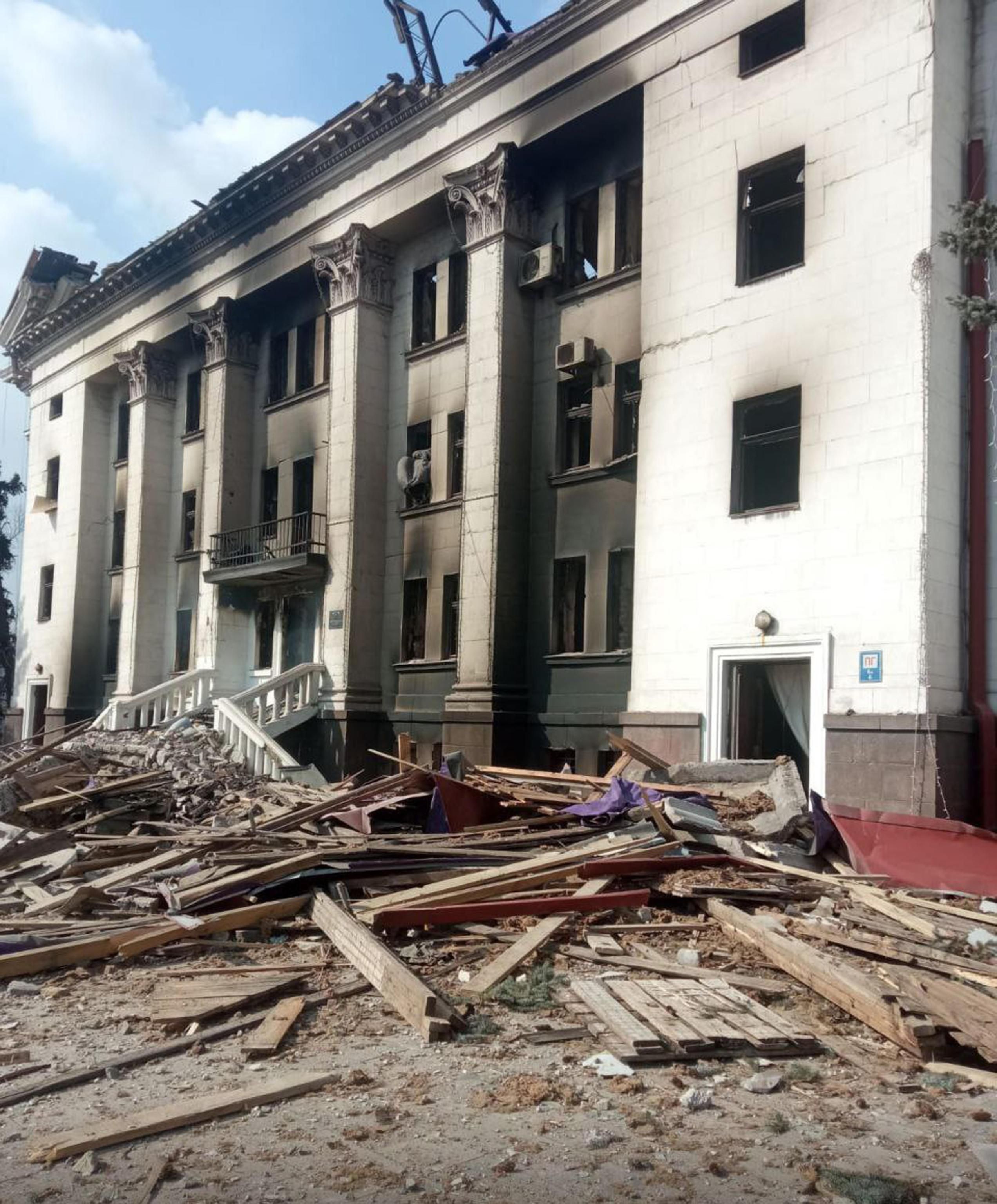 Nel ristorante di lusso a Kiev che ora cucina per soldati e sfollati