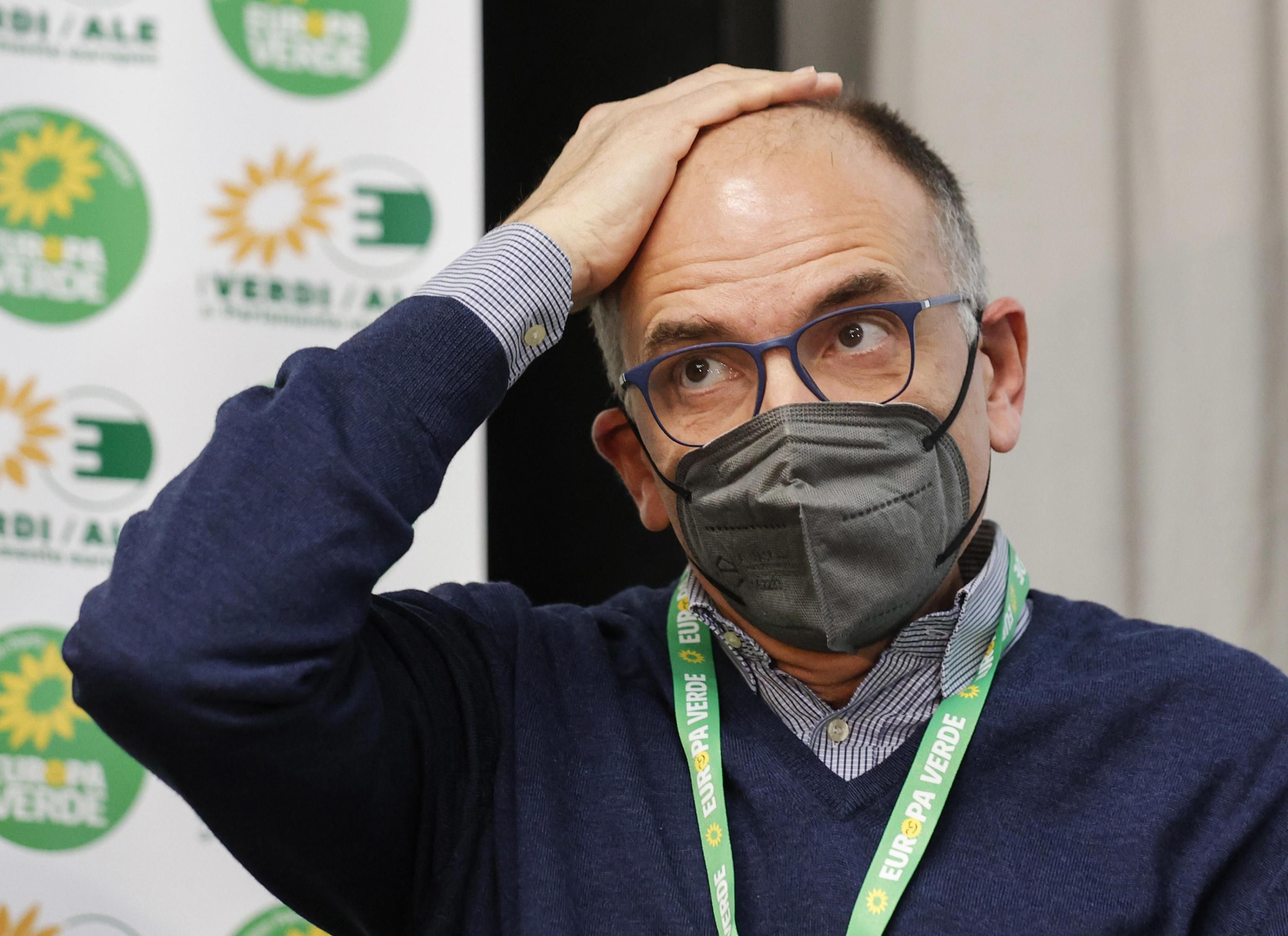 Letta vuol far slittare il Recovery plan che ieri magnificava