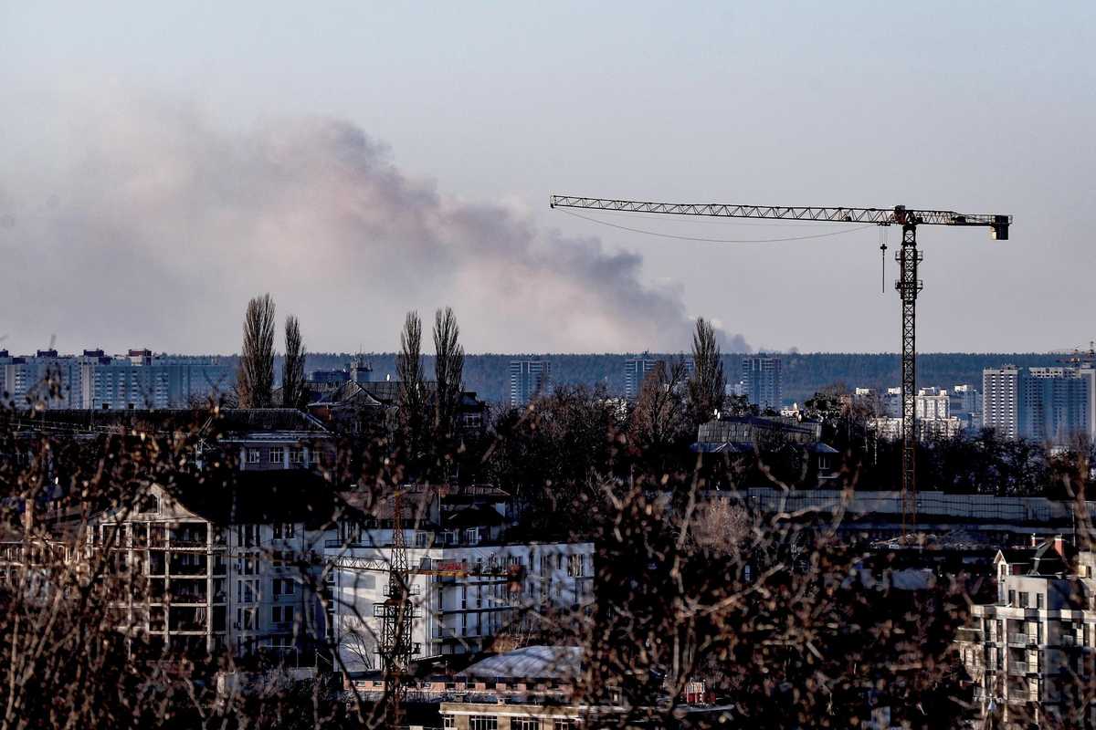 La strage del teatro? Zero morti, tutti salvi Leopoli, aeroporto ko