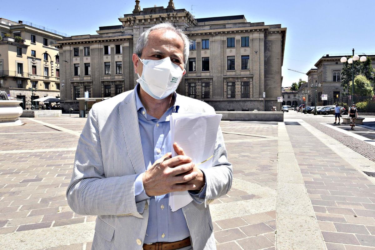 La tardiva «scoperta» degli esperti. Con i divieti non si ferma il Covid