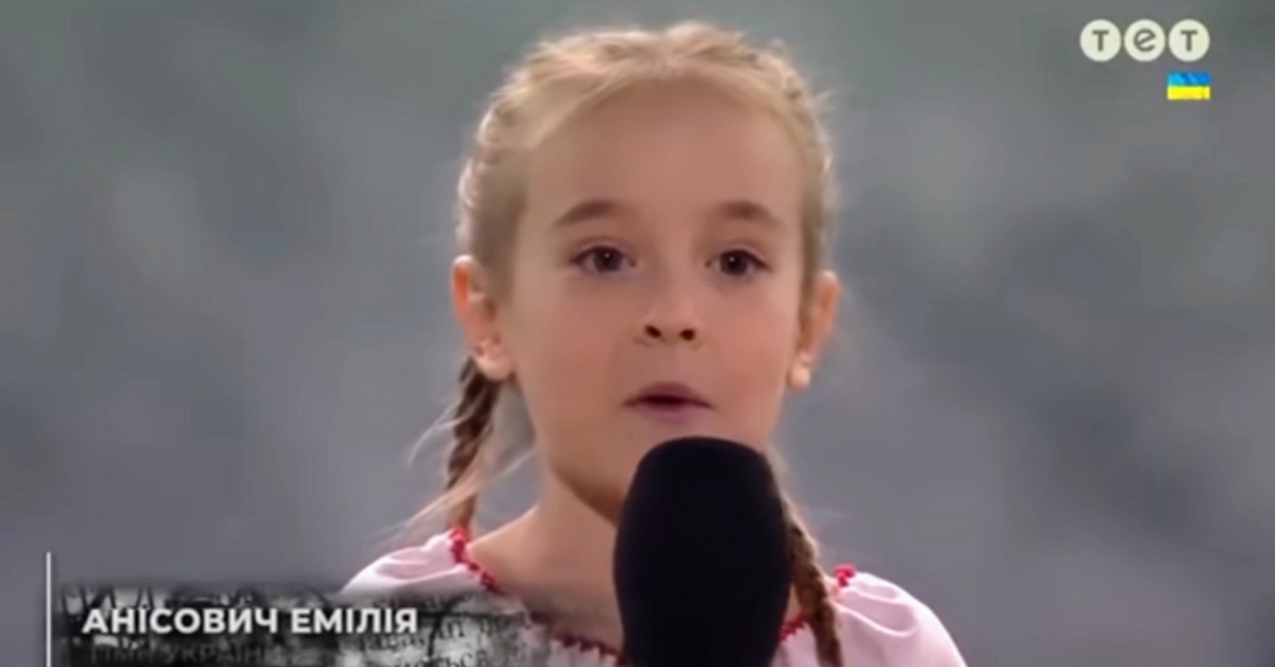 Little Girl Who Sang 'Let It Go' In Bomb Shelter Wows Crowd With Ukrainian National Anthem At Charity Concert