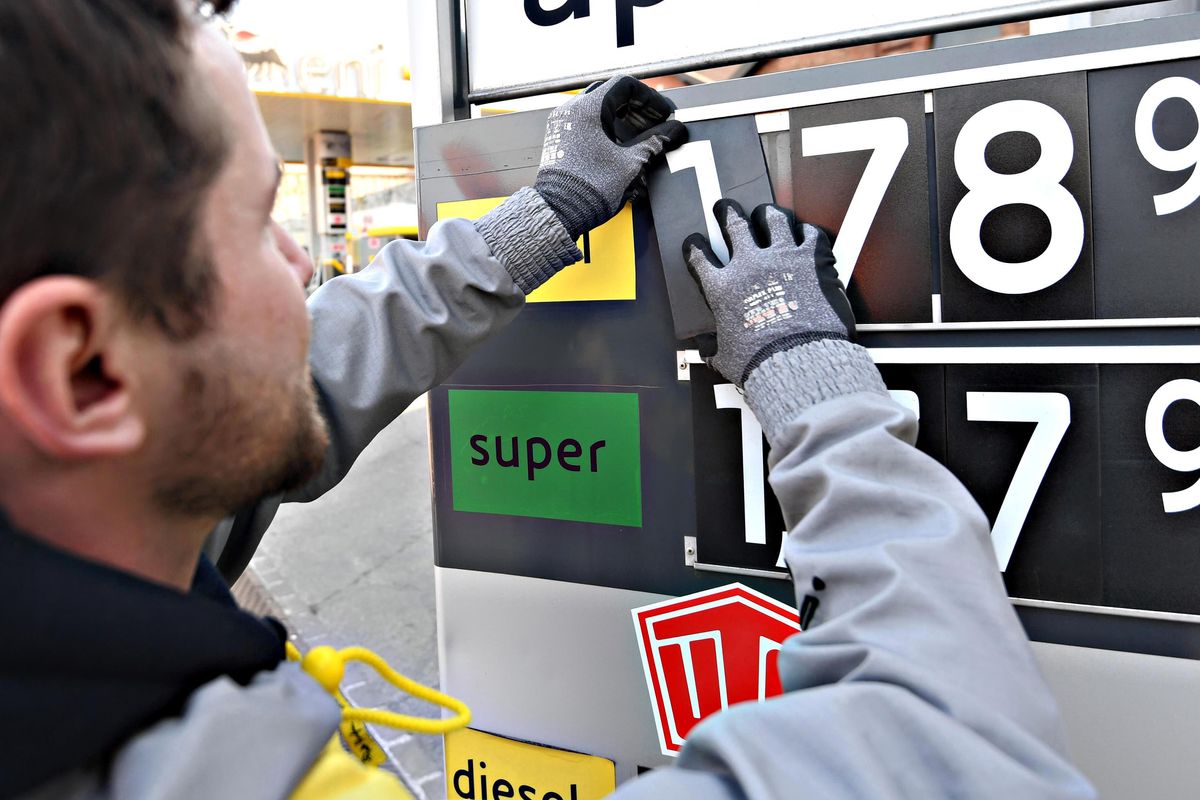 Il governo forse ha sbagliato i conti sull’utilità dello sconto sulla benzina