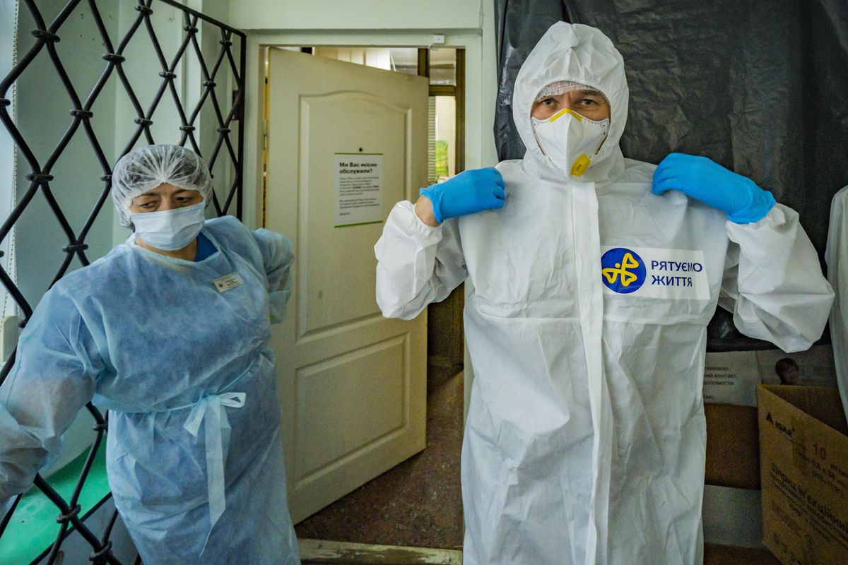 Corsie senza medici: al posto dei sospesi arruolano gli ucraini