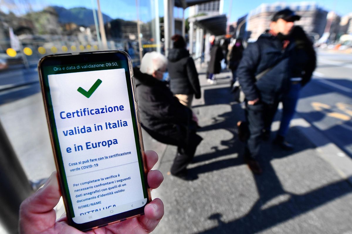 Ufficiale: il green pass è per sempre. Tra 18 mesi la proroga  automatica