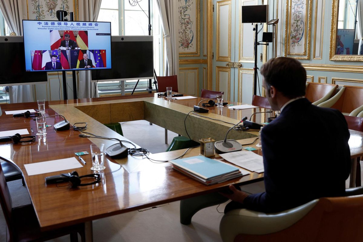 Xi tira le orecchie a Macron e Scholz: «Ridurre l’impatto delle sanzioni»