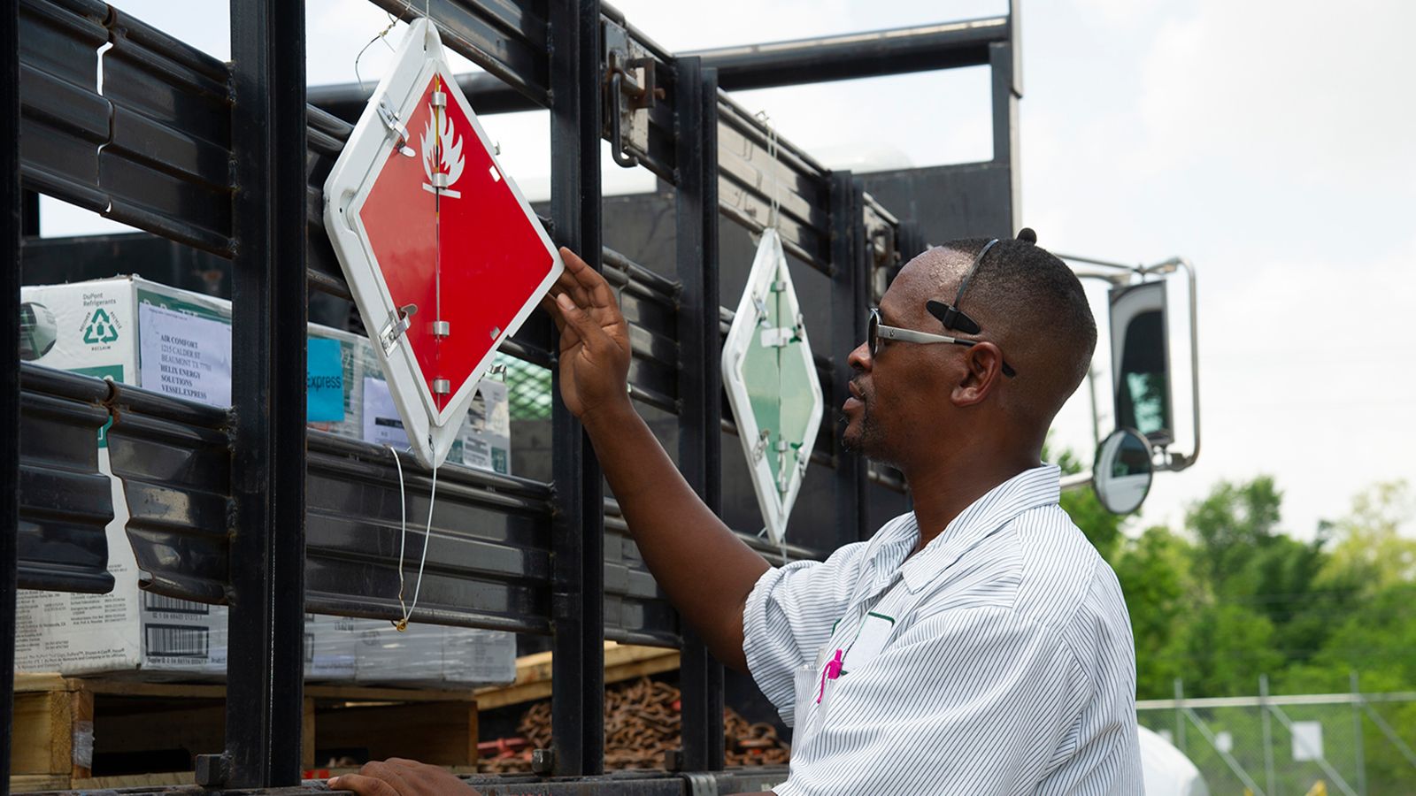 Placarding - Dangerous Goods