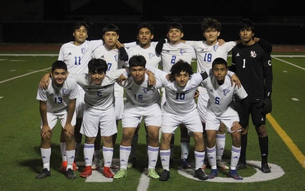 Amidst change, Royal soccer sustains winning ways