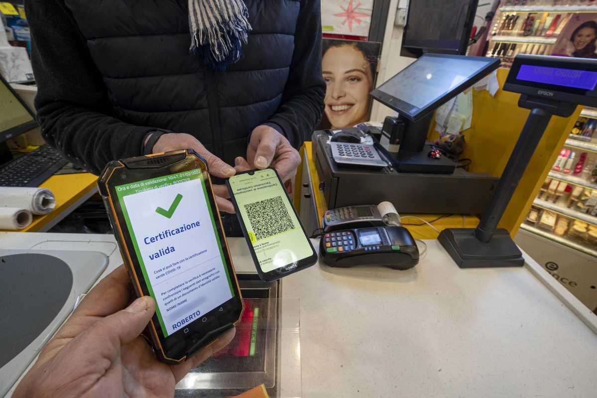 Gli invisibili: il vero obiettivo del lasciapassare verde è l’esclusione sociale di chi non cede