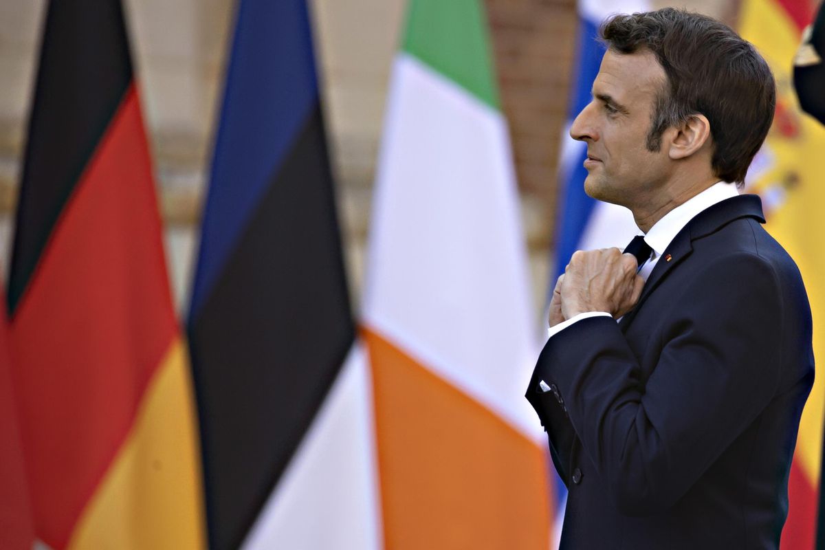 A Versailles trionfa la retorica. Draghi affossa la Borsa, poi rimedia