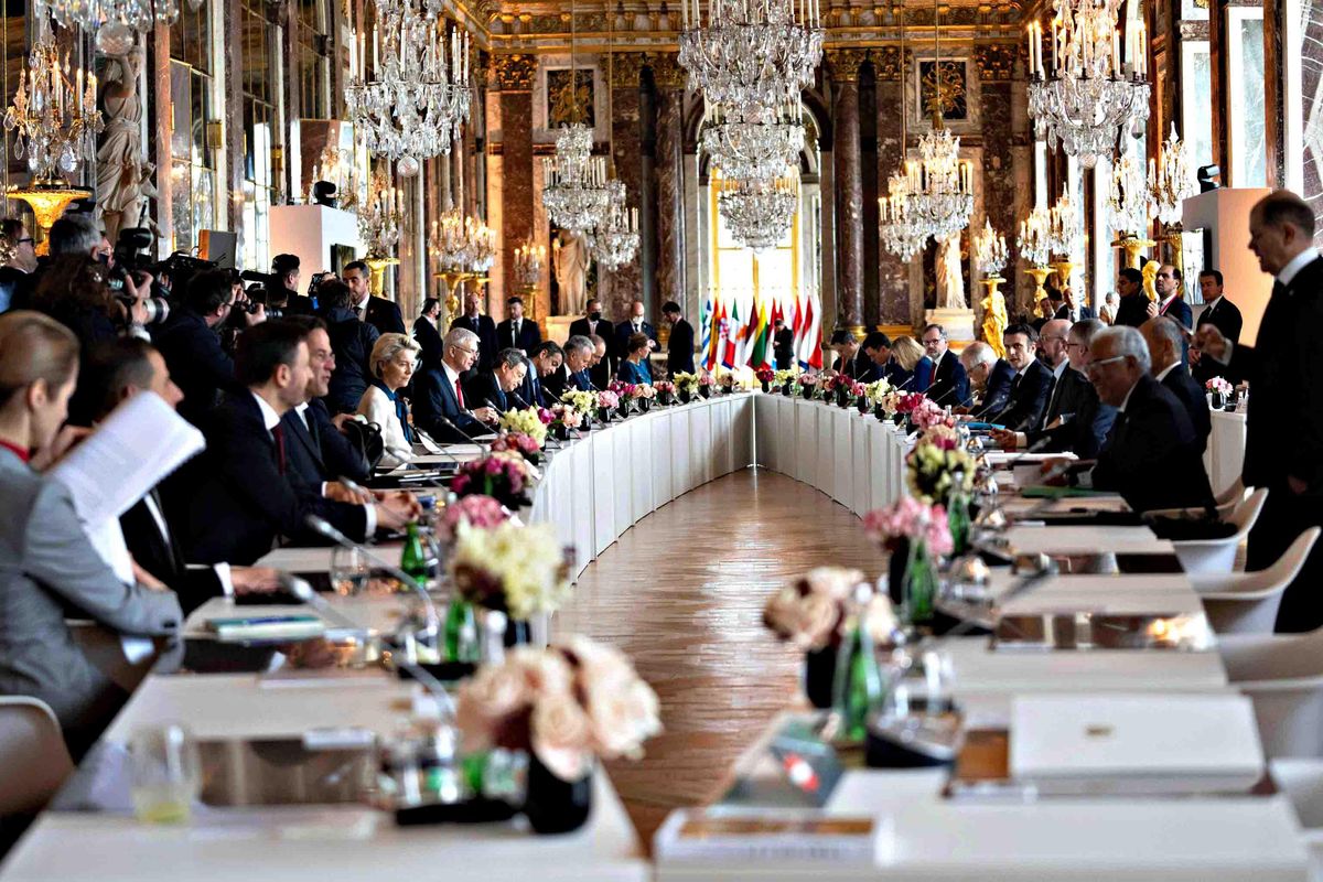 La ricetta Versailles: socialismo energetico e unione bancaria