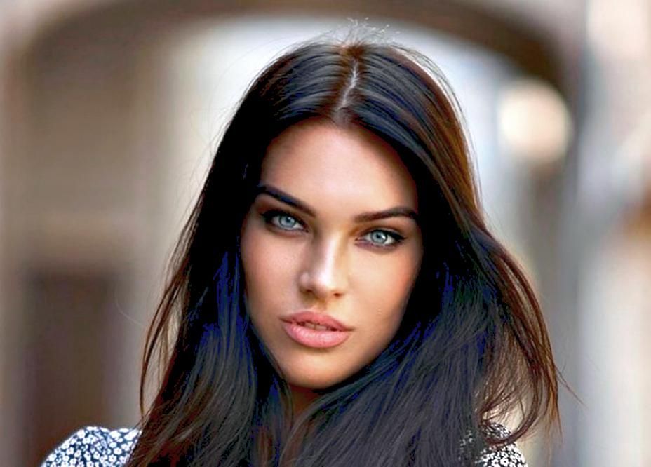 La modella ucraina invoca la diplomazia: «Non si può lottare fino all’ultimo uomo»